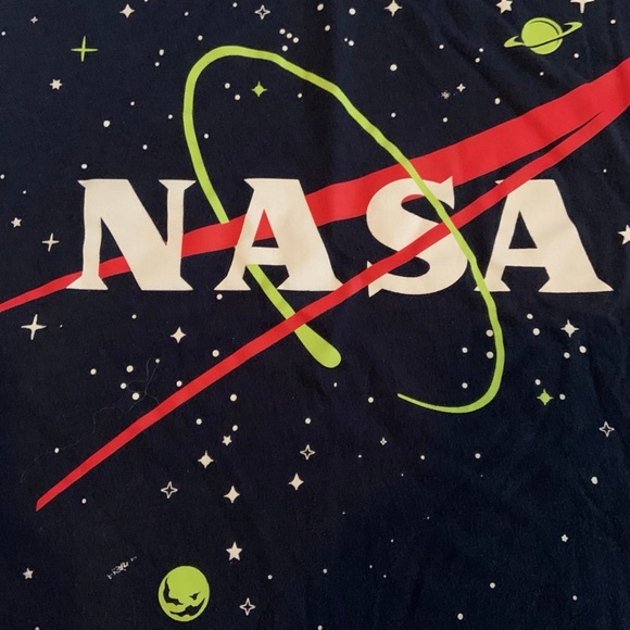 Awake Woman’s Cropped NASA T-Shirt Size Large - Picture 2 of 6